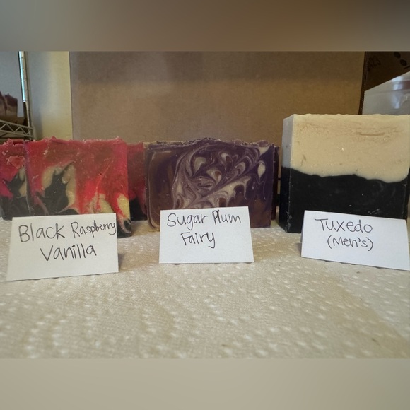 CUSTOM Handmade Soap Bundle for @thunderpuppy ☺️💗 - Picture 5 of 7